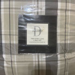 NEW IN PACKAGE- STUDIO D TWIN EXTRA LONG 5 PC SET-COMFORTER, SHAM, SHEETS
